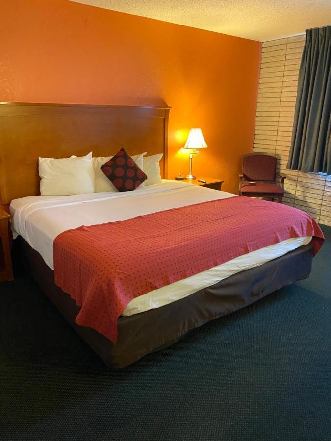Americas Best Value Inn Salina Εξωτερικό φωτογραφία